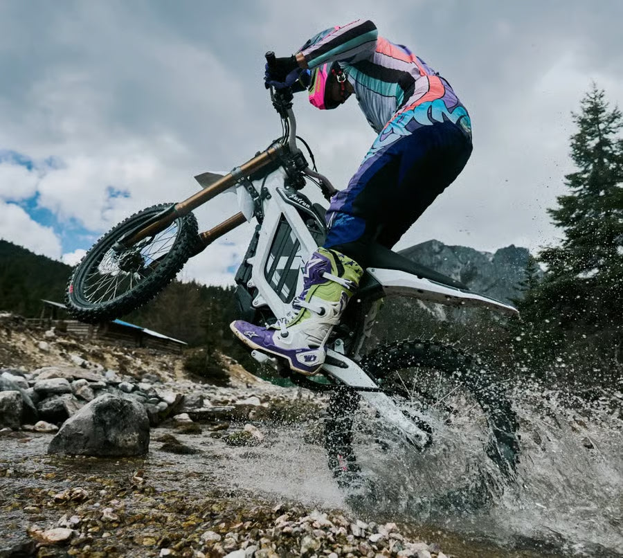 2026 Sur-Ron Light Bee 2 24kW Electric Dirt Bike | ELECTRIC DIRT BIKE