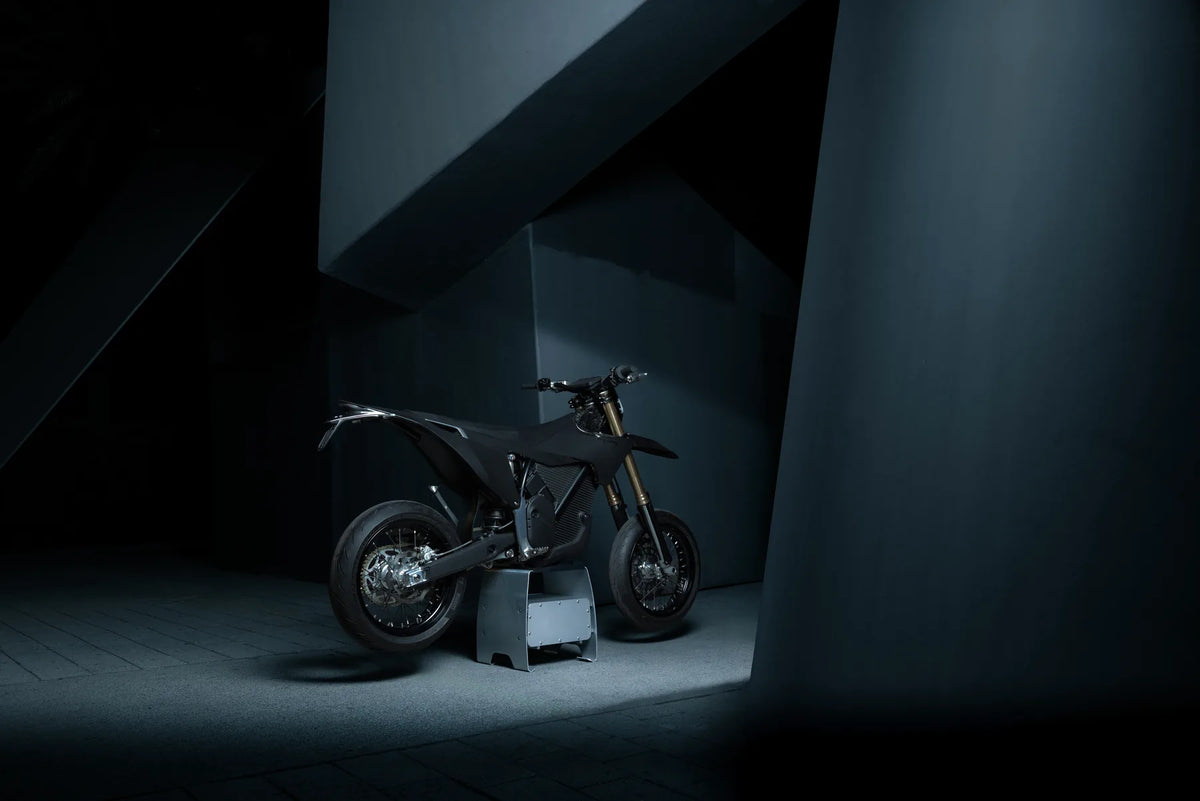 Stark VARG SM SKÖLL limited edition electric supermoto - official three-quarter view